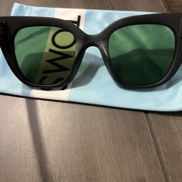 Tom Sunglasses with cloth dust bag - Picture 3 of 8